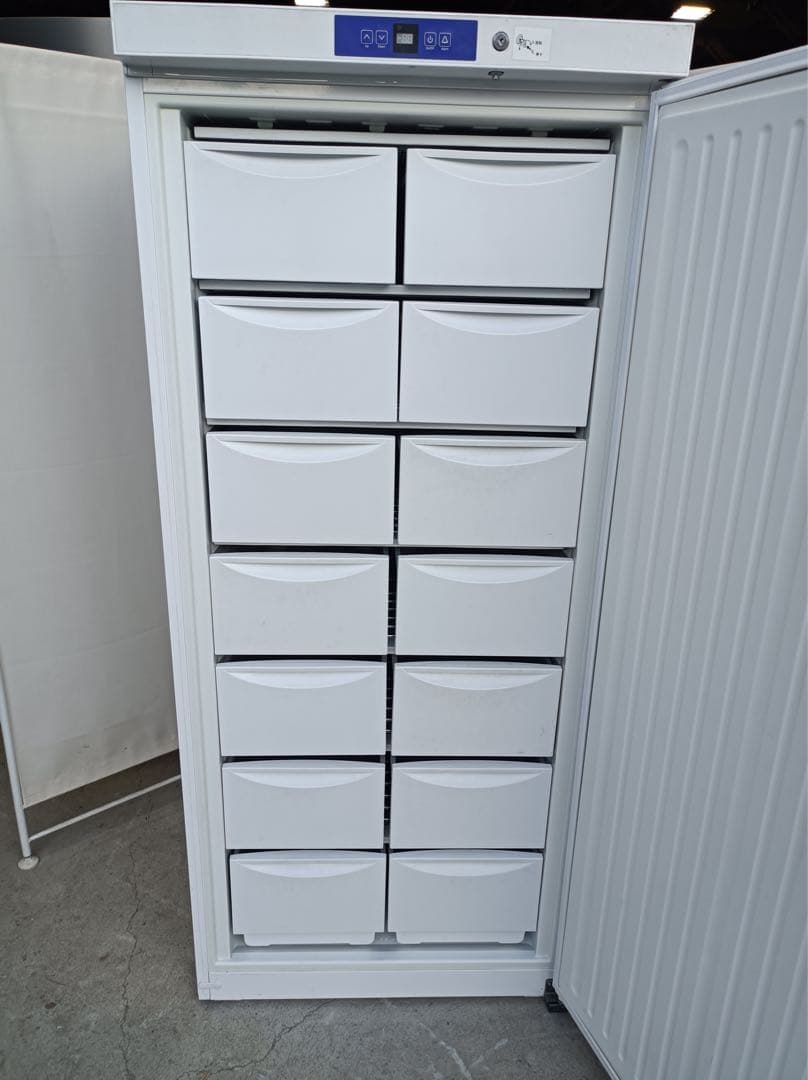 八6751【配送設置料金込み】 DAIREI 冷凍庫 SD-521