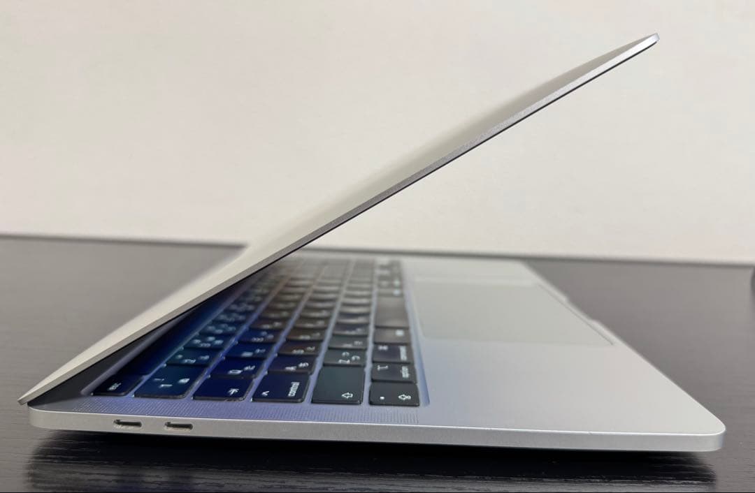 MacBook Pro 2020 i7 16GB 512GB バッテリ77%