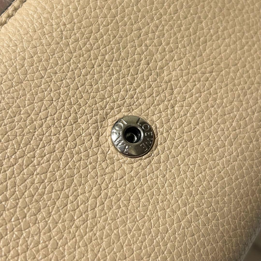 ロエベ アナグラム スリムジップ バイフォールド 二つ折り財布 レザー