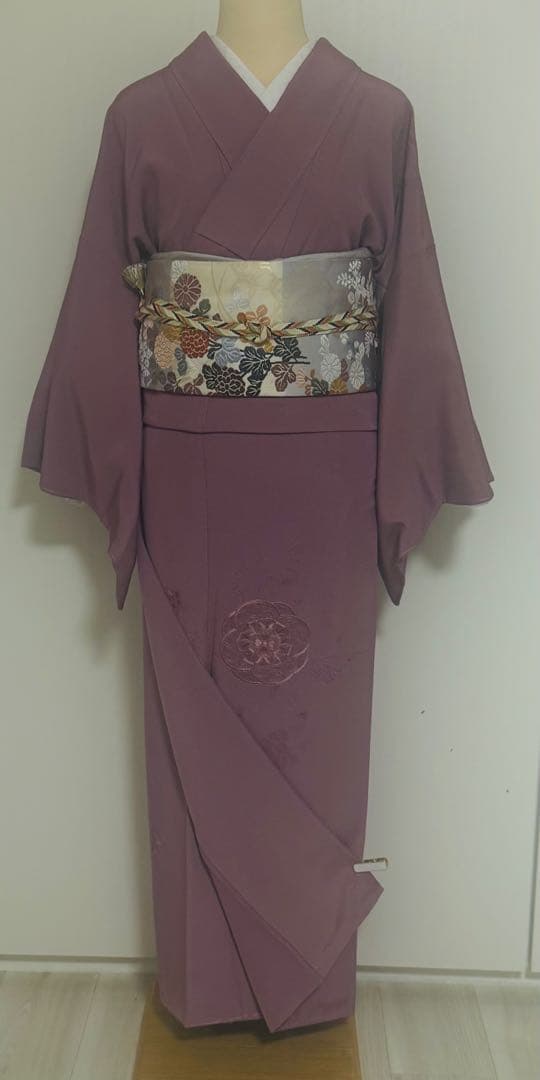 未使用品　裄直しサービス　汕頭蘇州刺繍　華紋唐花模様　付け下げ訪問着