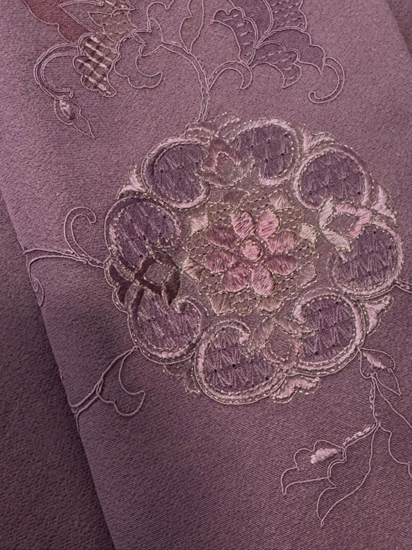 未使用品　裄直しサービス　汕頭蘇州刺繍　華紋唐花模様　付け下げ訪問着