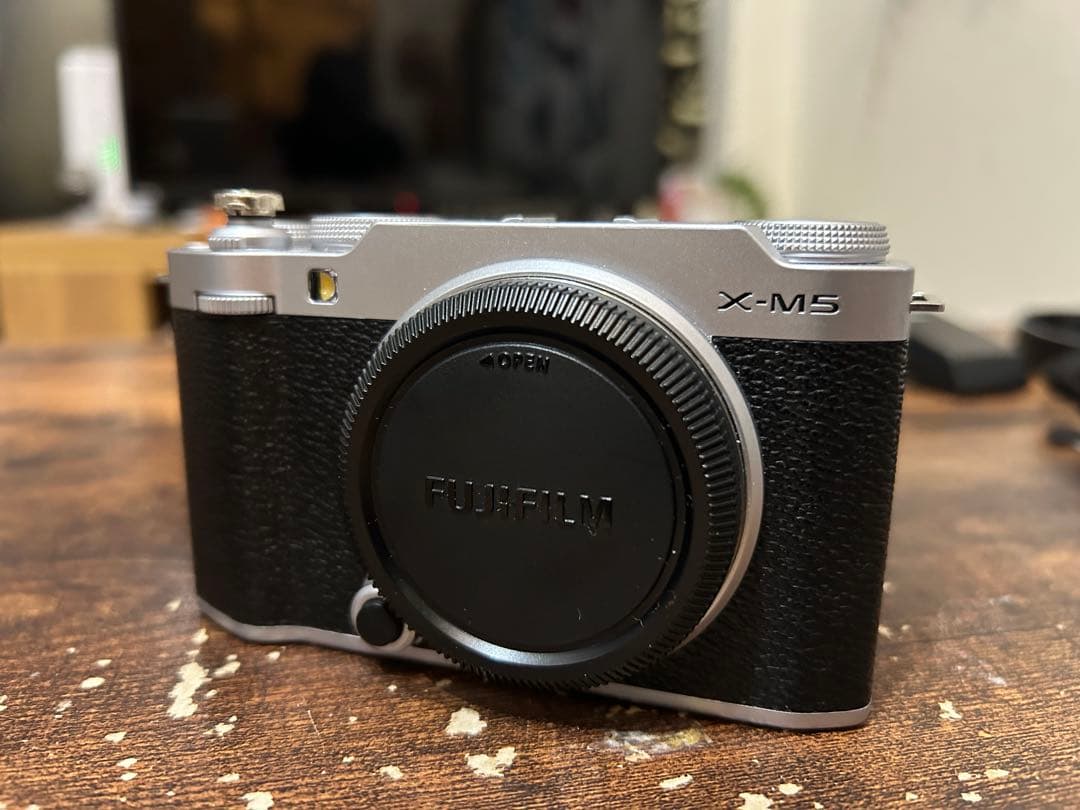 【保証書付き】Fujifilm X-M5 ミラーレス一眼 本体　レンズ付き