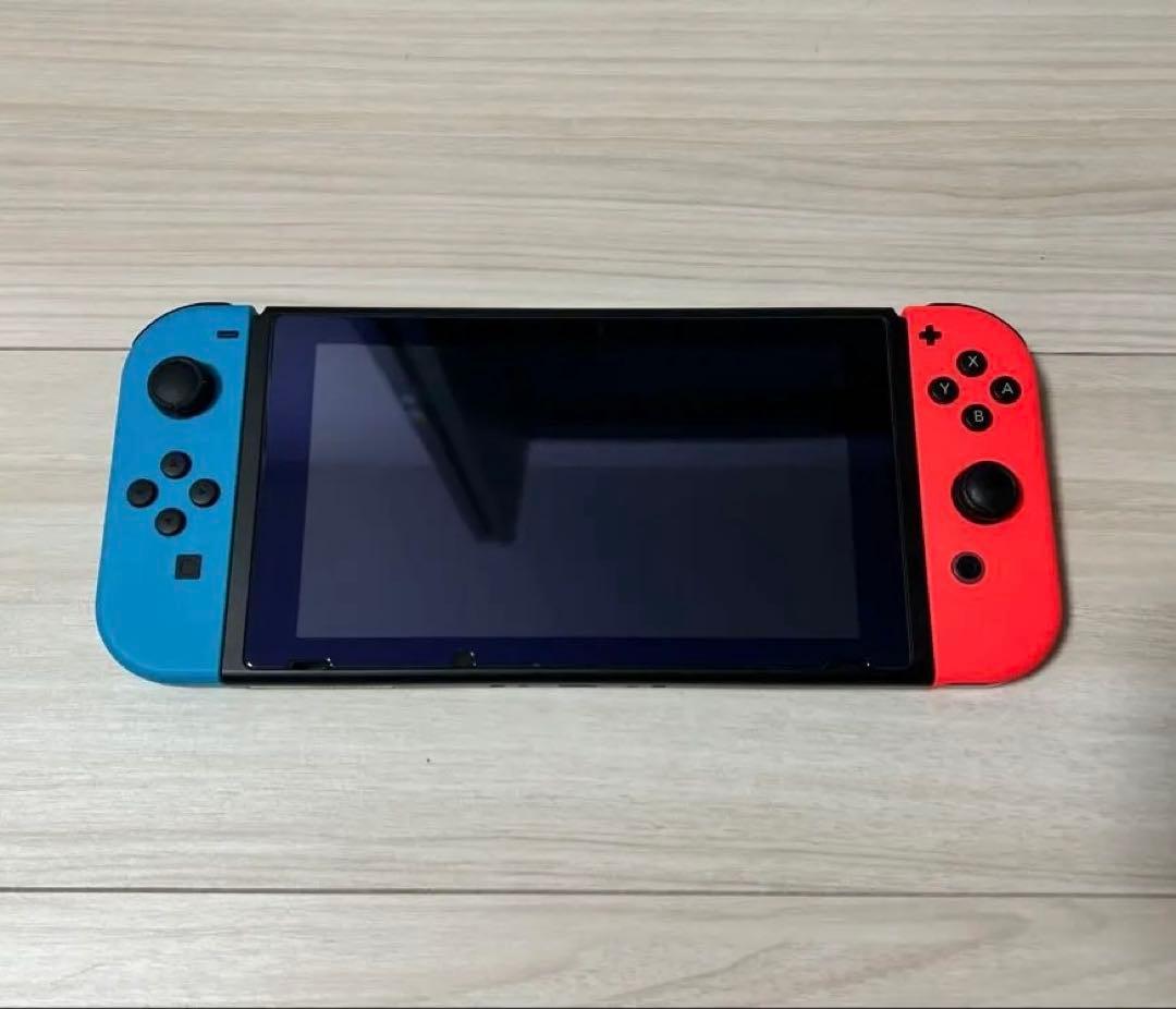 Nintendo Switch本体セット、充電グリップ、キャリングケース、ドッグ