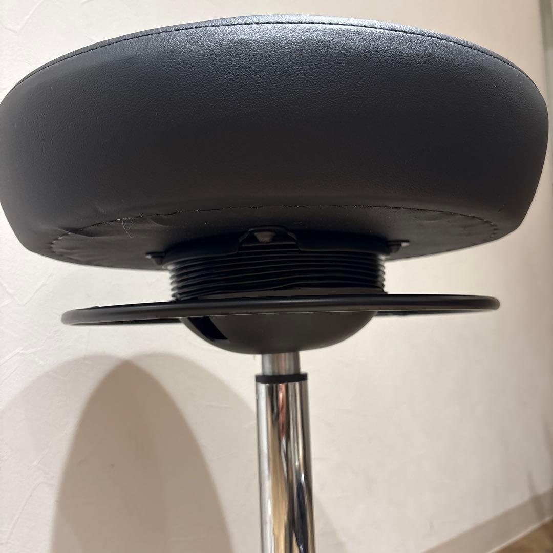 古物販売K・A　座面が傾く　スプリング入り　リングレバー　回転スツール