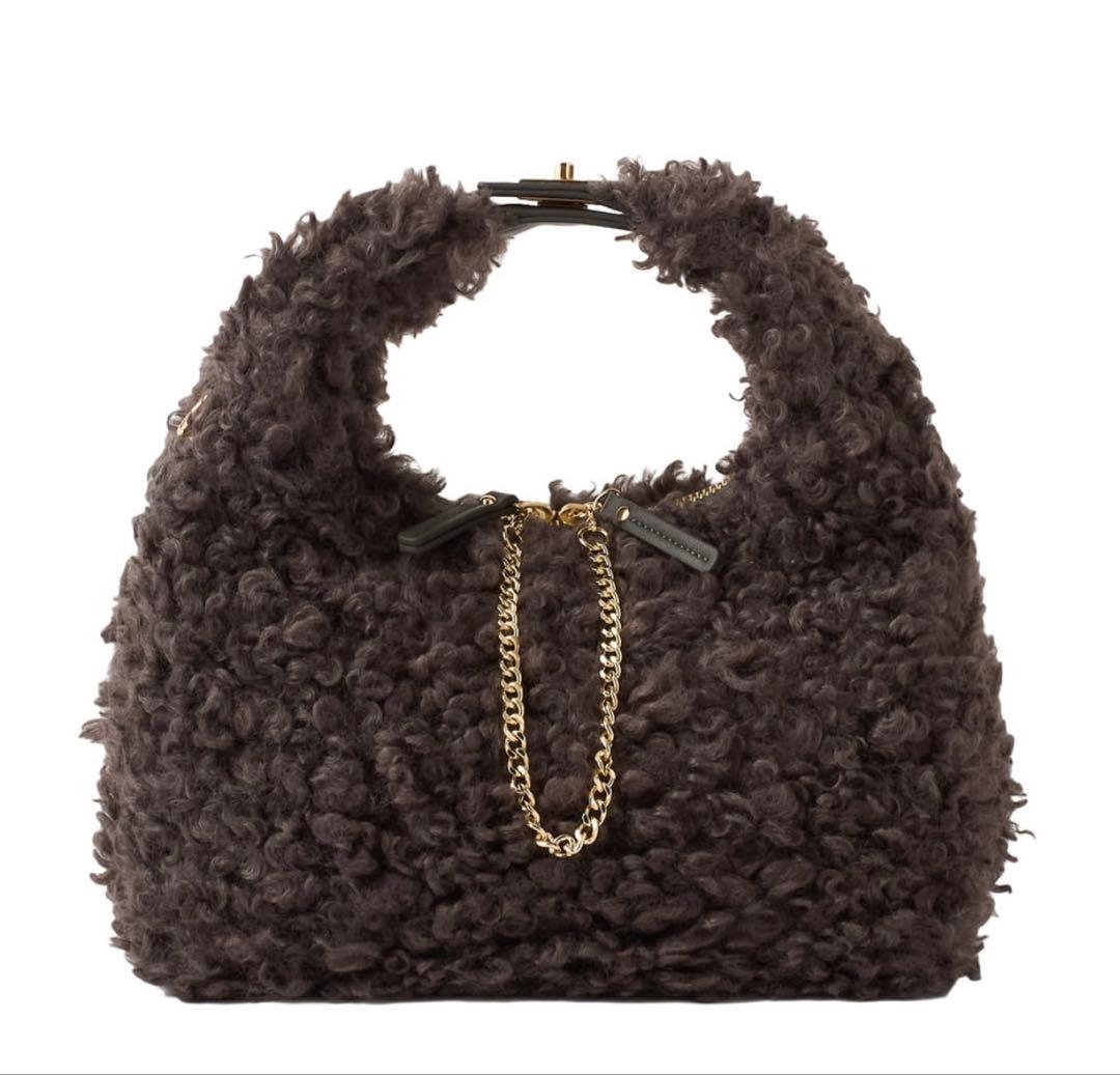 新品未使用DIANA モコモコファーバッグ