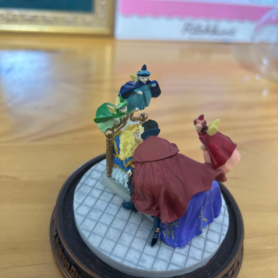 ディズニー眠れる森の美女プリンセス　プリンス　妖精　陶器 稀少