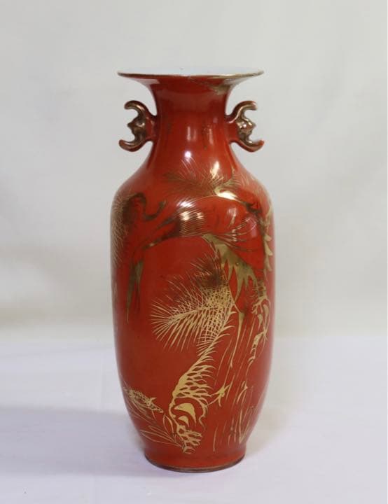 中国　清朝末期　珊瑚釉金彩双耳瓶　送料込み1122