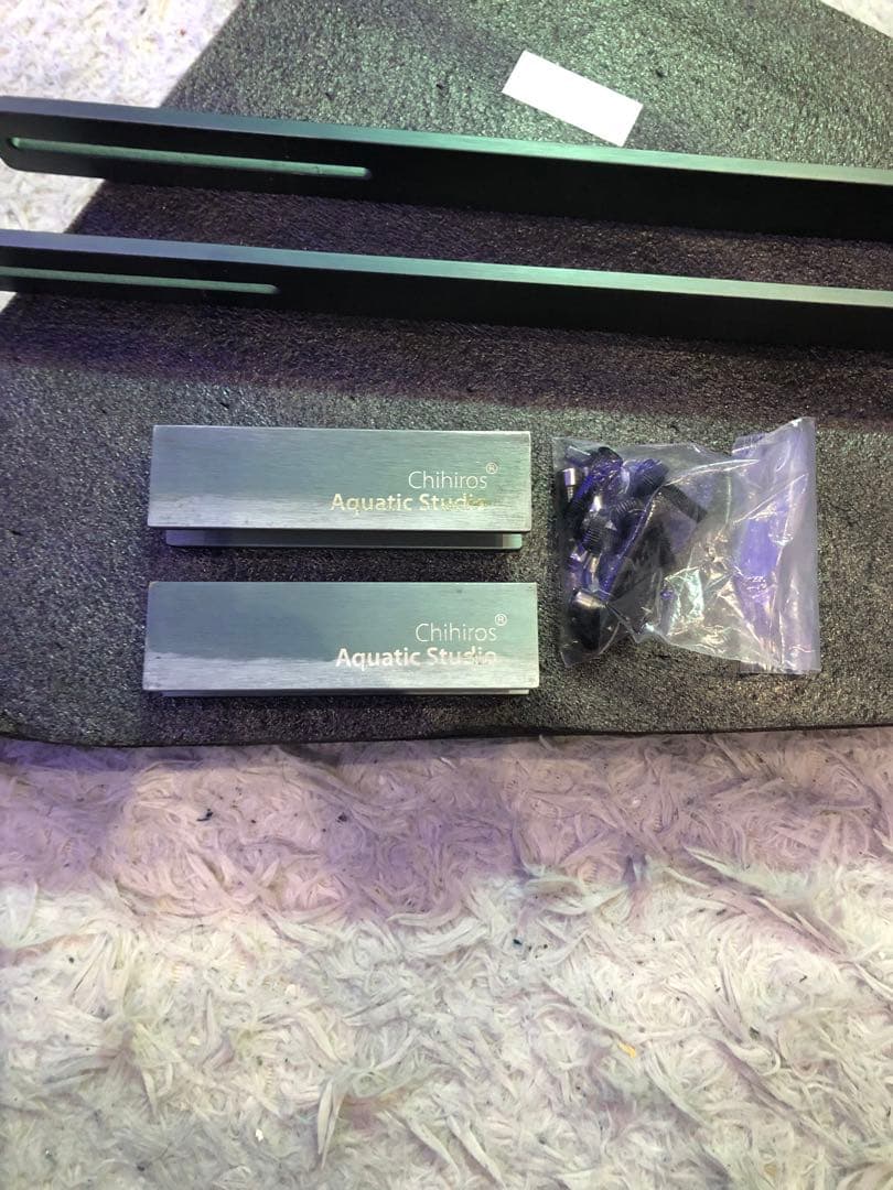 WRGB II SLIM45 LED 専用アーム、シェード付き