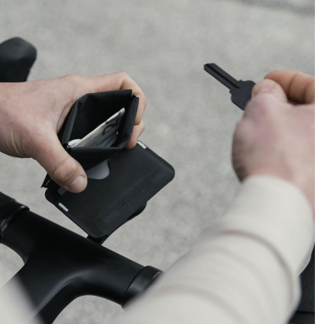 RE:FORM RE:01 - 究極の スリーブウォレット