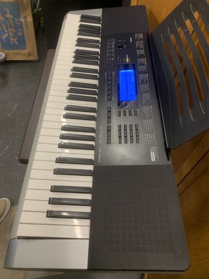 CASIO 電子キーボード 譜面台付き　CTK-4400