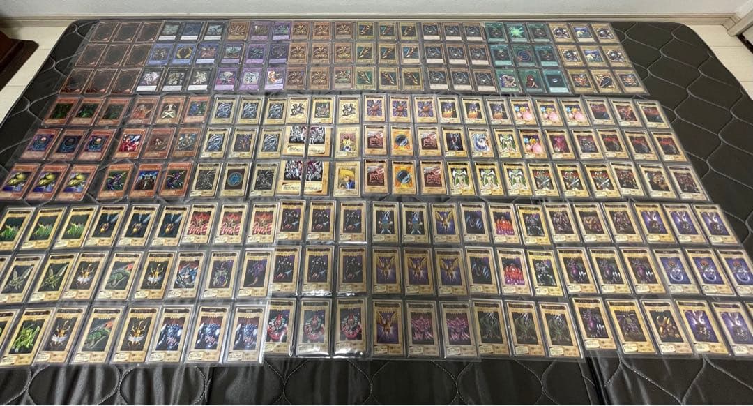 遊戯王カード　まとめ売り② 押入れ　未開封パック　初期　レリーフ　バンダイ