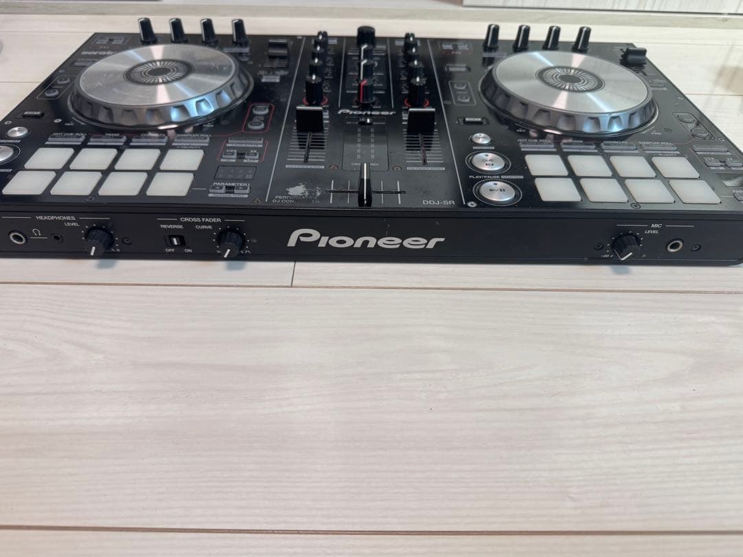 Pioneer DDJ-SR Serato DJコントローラー