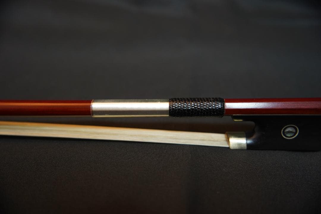 【良弓】バイオリン　フェルナンブーコ　弓　4/4　装飾スクリュー　☆2