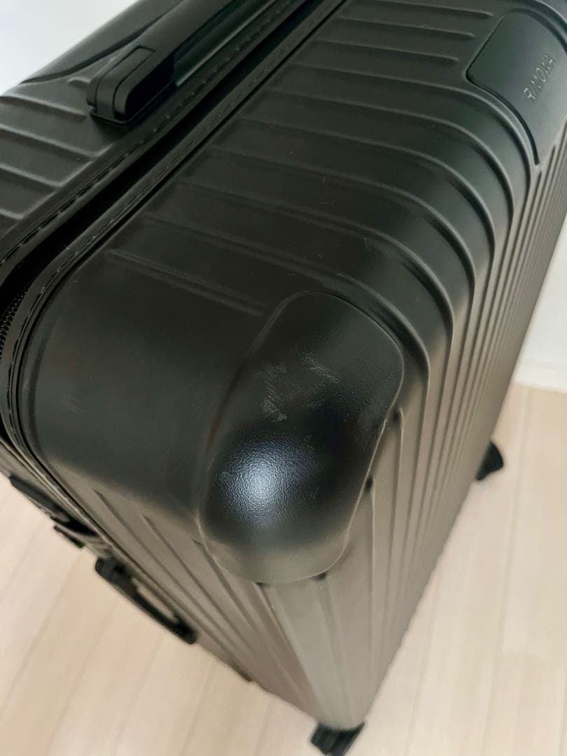 RIMOWA（リモア）スーツケース　エッセンシャル　チェックインL