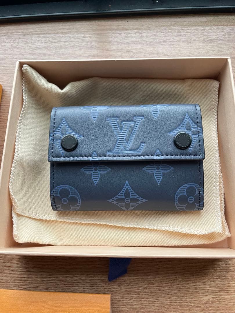 LOUIS VUITTON モノグラム シャドウディスカバリーコンパクト 財布