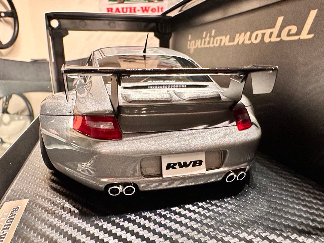 RWB997 シルバー 1/18 ミニカー