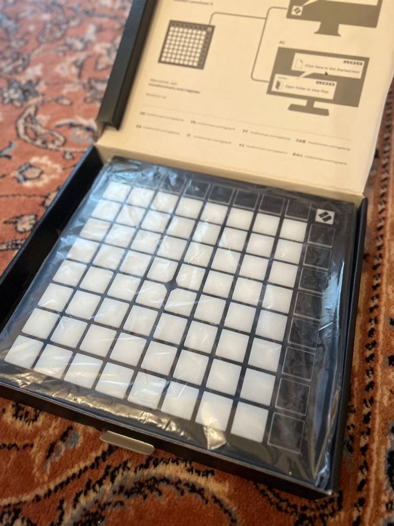 Novation Launchpad X MIDIパッド