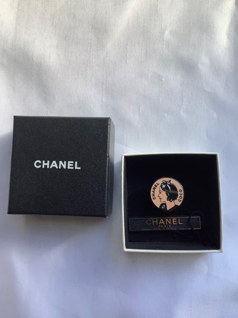 CHANEL シャネル　ピンブローチ　ピンバッチ