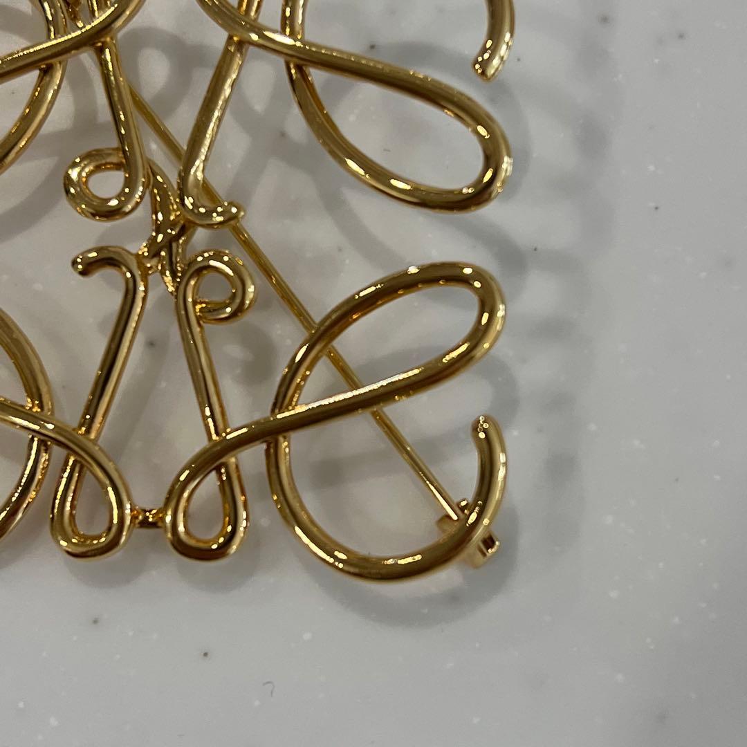 LOEWE ゴールドリボンブローチ　ロエベ　ブローチ