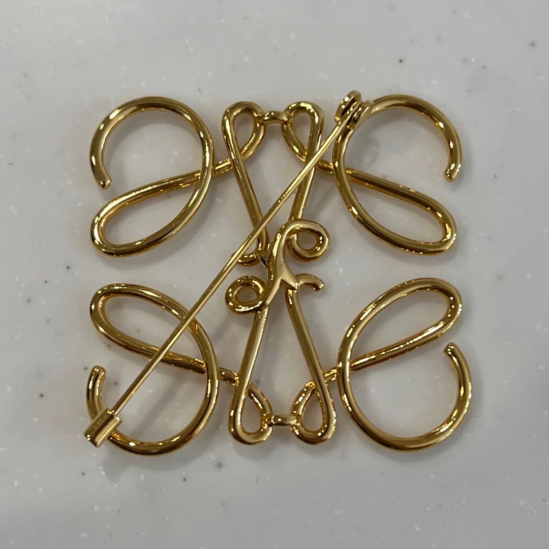 LOEWE ゴールドリボンブローチ　ロエベ　ブローチ