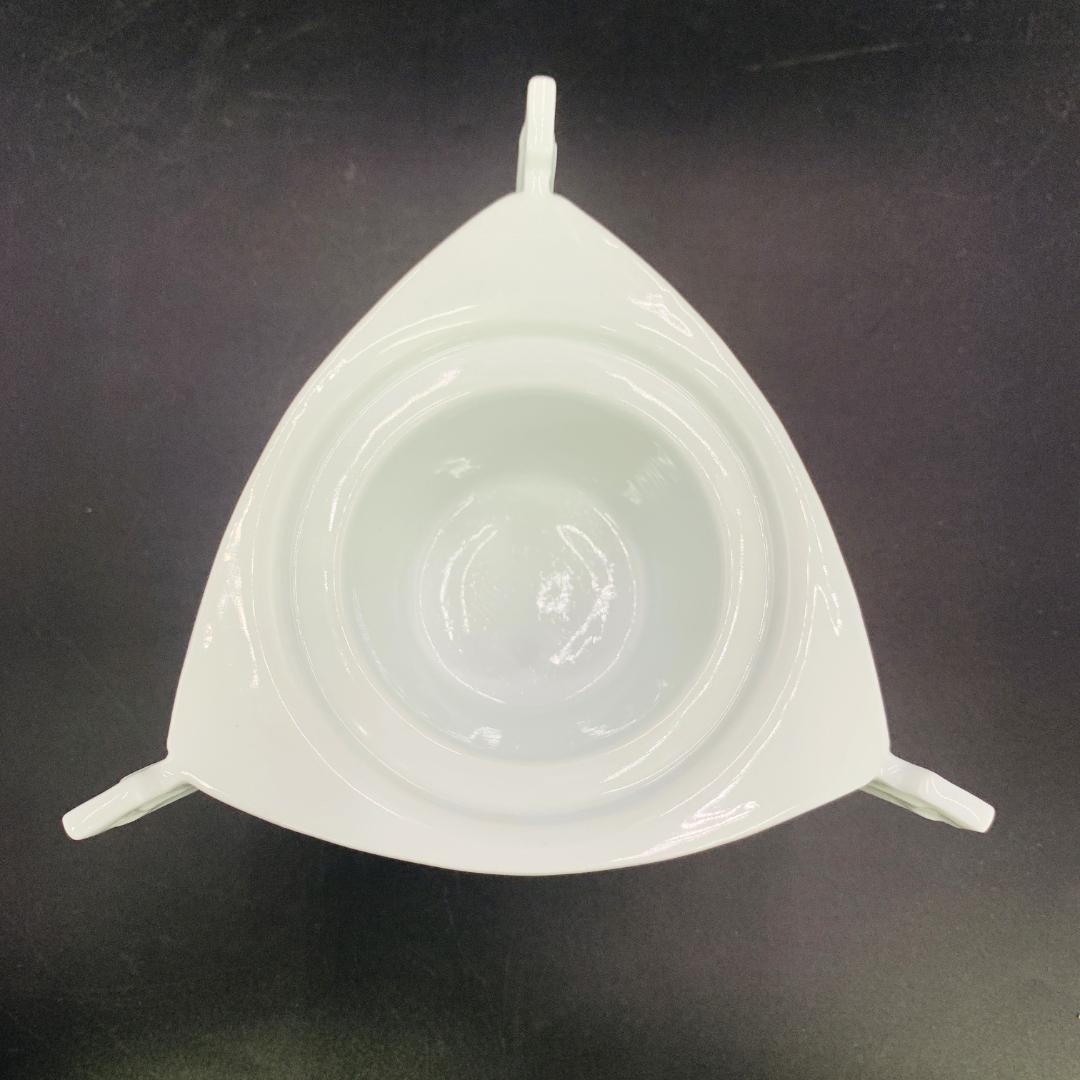 白磁 透かし彫 香炉　一壺造　三足・獅子摘み　共箱　H12.5×W13.5cm