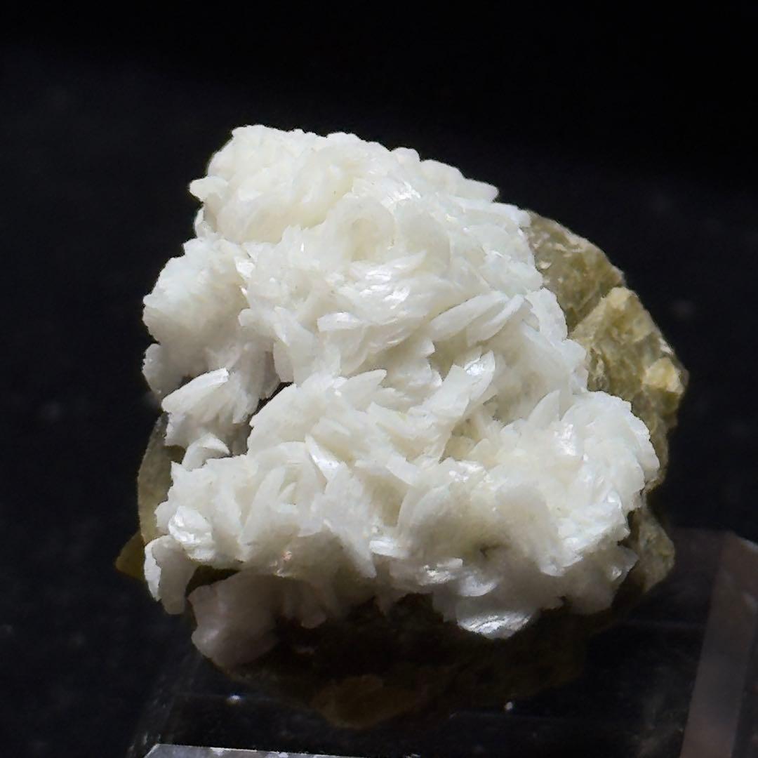 白色シデライト 菱鉄鉱 鉱物標本 原石 置物