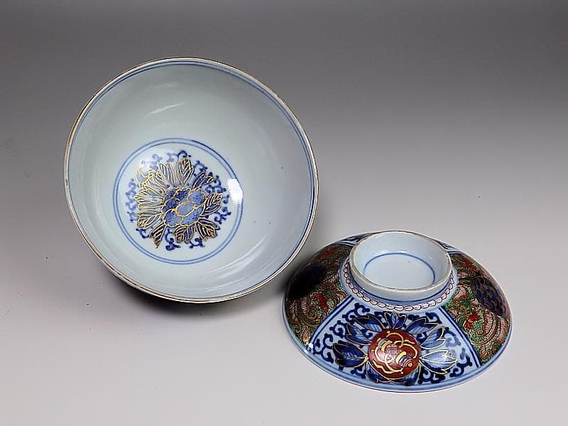 大聖寺伊万里 　染錦　牡丹に唐草吉祥紋図　蓋茶碗 　５客 　214AS- GGo