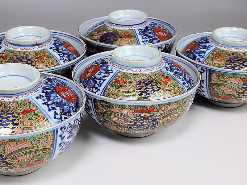 大聖寺伊万里 　染錦　牡丹に唐草吉祥紋図　蓋茶碗 　５客 　214AS- GGo