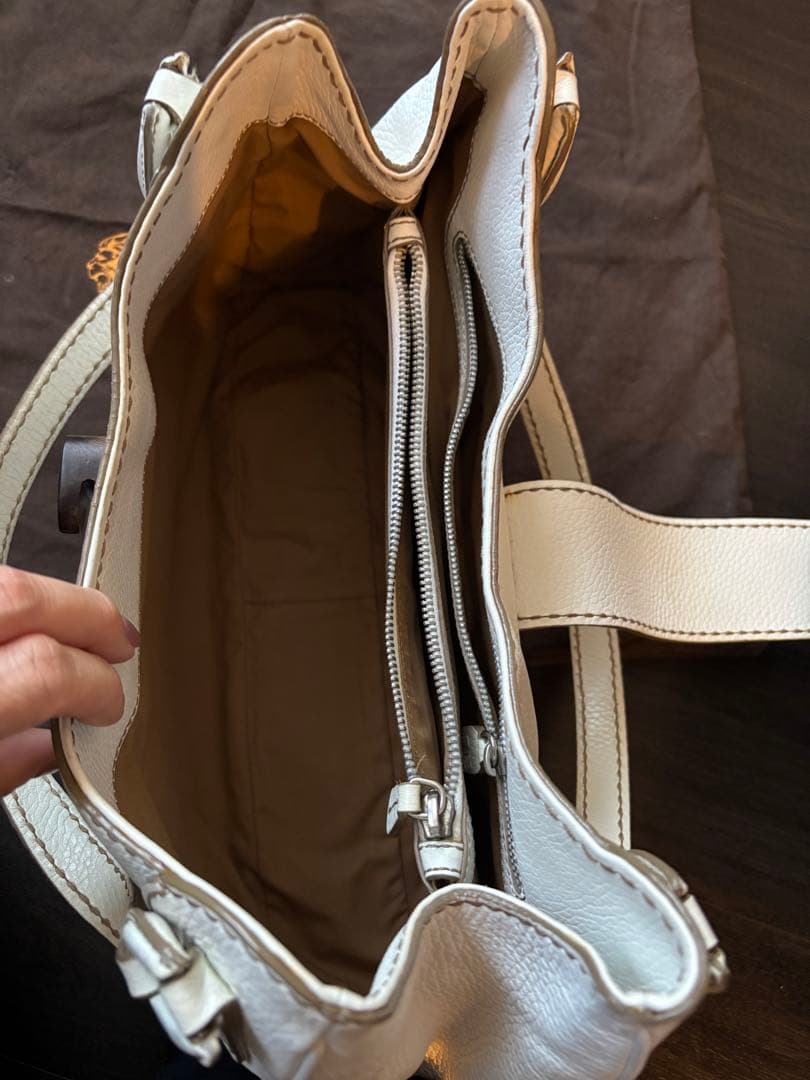 値下げ)TOD'S レザーショルダーバッグ白