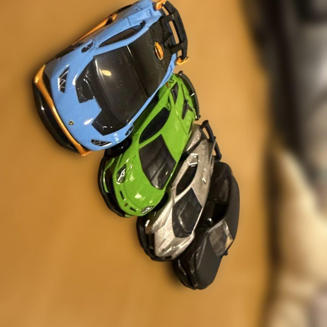 ミニカー 4台セット 青 緑 黒 銀