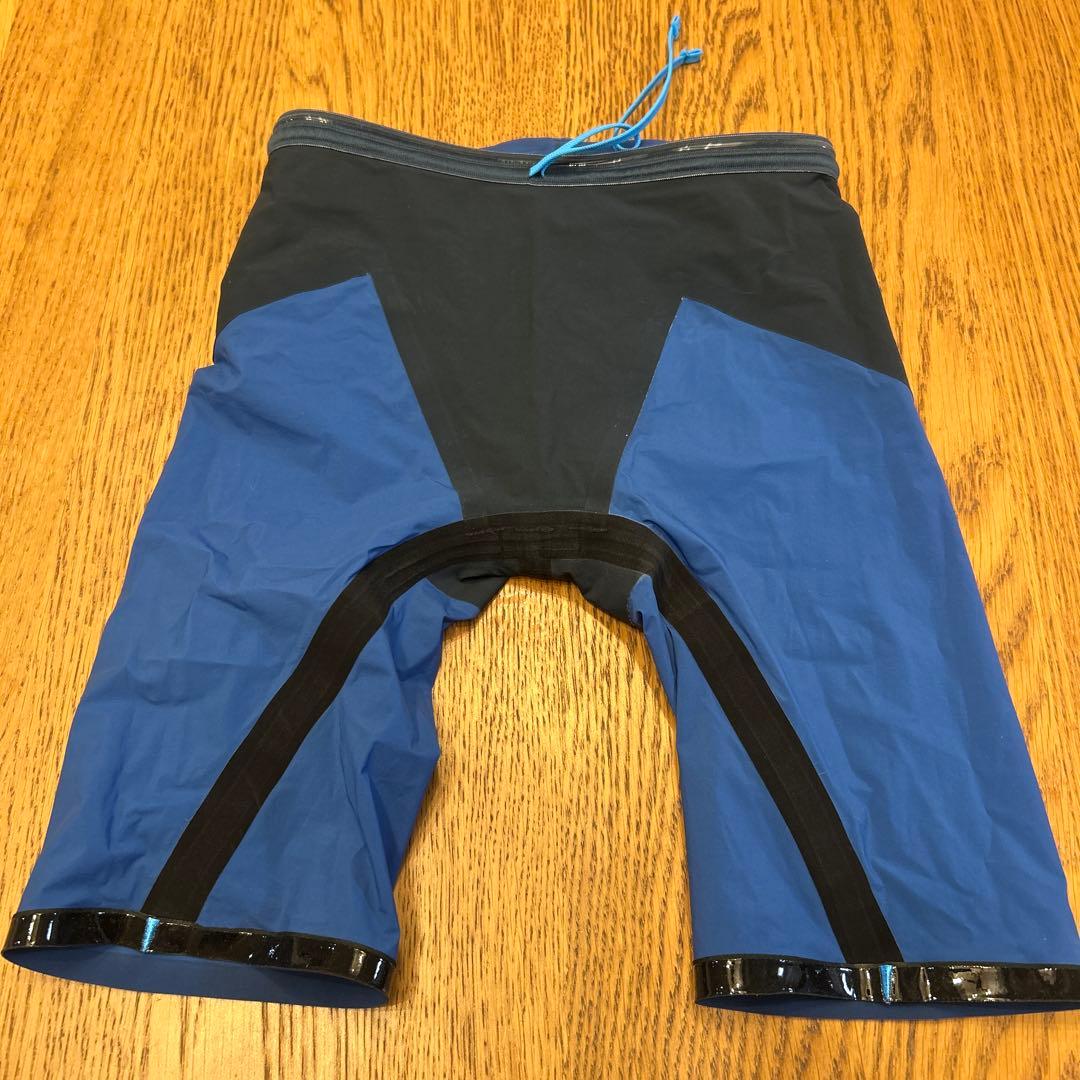 値下げ不可　arena 競泳水着 ネイビー ウエスト紐付き