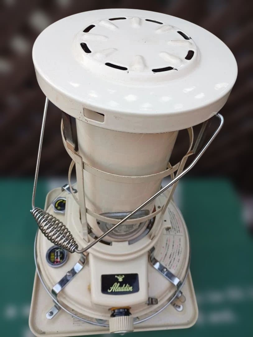 アラジンストーブ メンテナンス済み。取説付き。クリーム