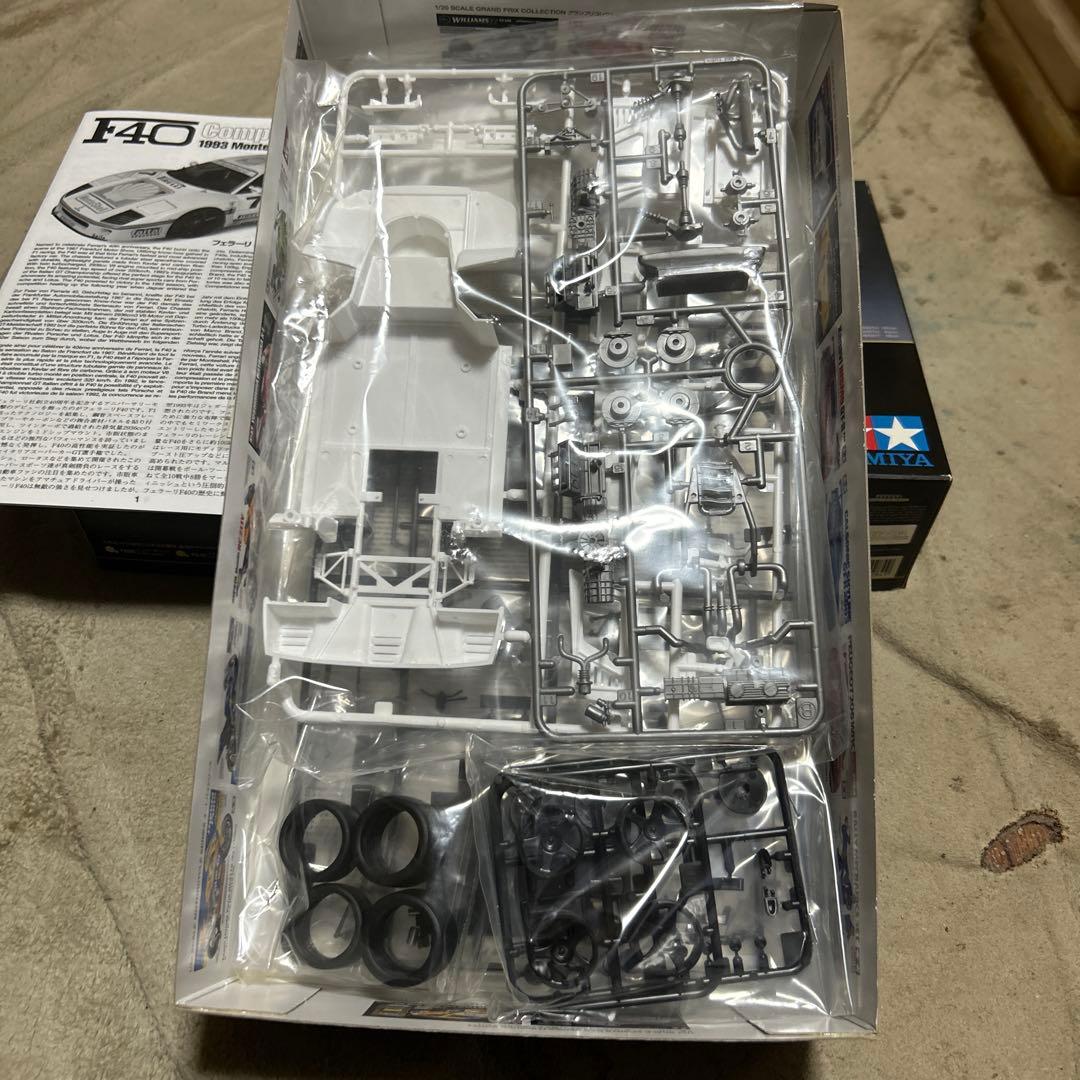 タミヤ1/24 フェラーリF40