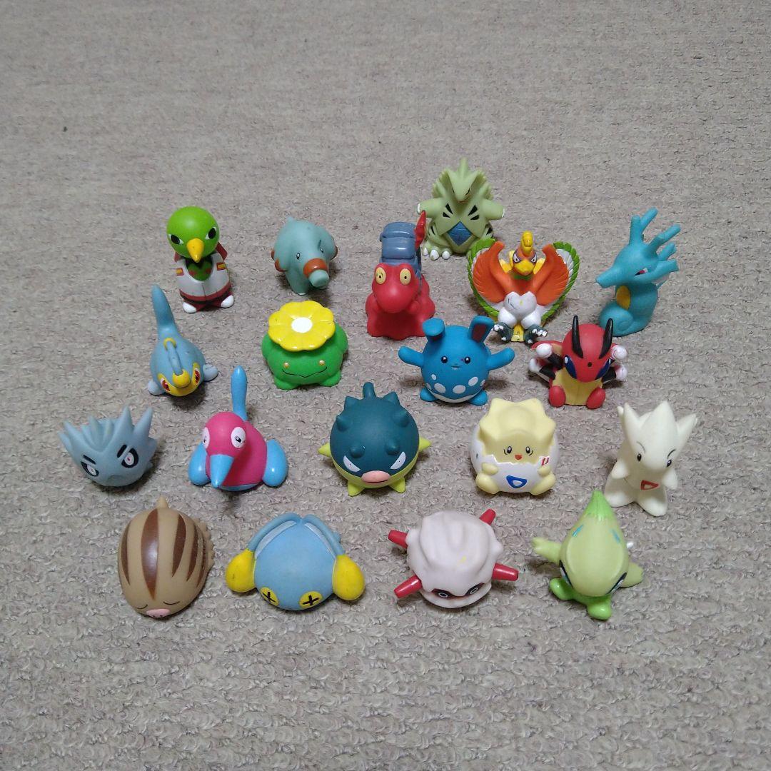 ポケモンキッズ　まとめ売り　378体　1996〜2010年 ソフビ　指人形