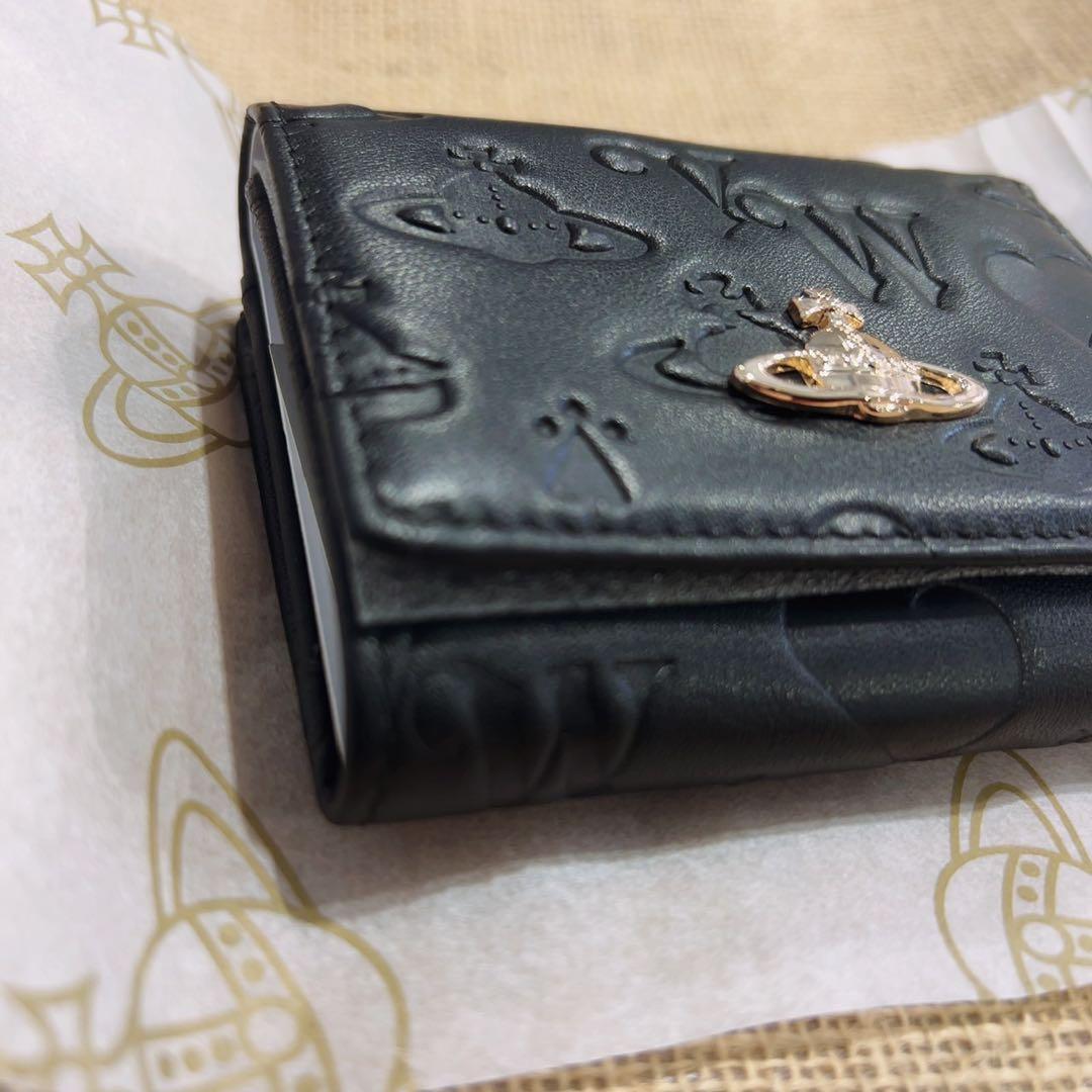 Vivienne Westwood黒 エンボス加工 三つ折り財布