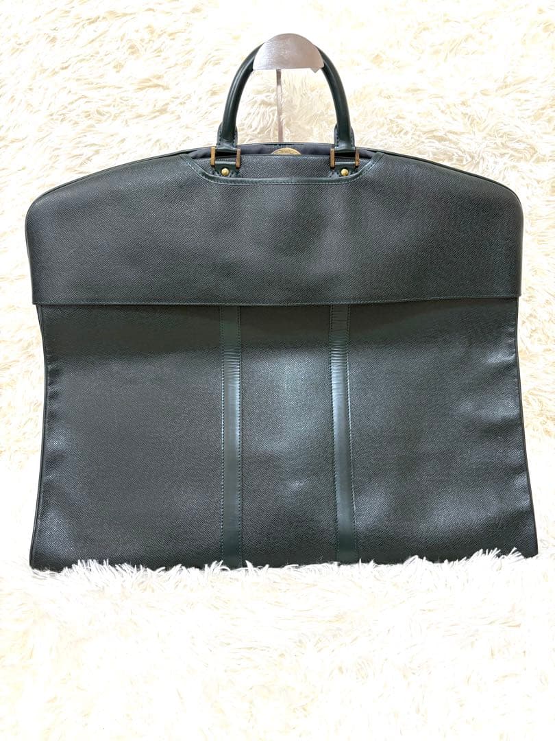 ルイ ヴィトン タイガ ベーリング ガーメントバッグ M30134 グリーン