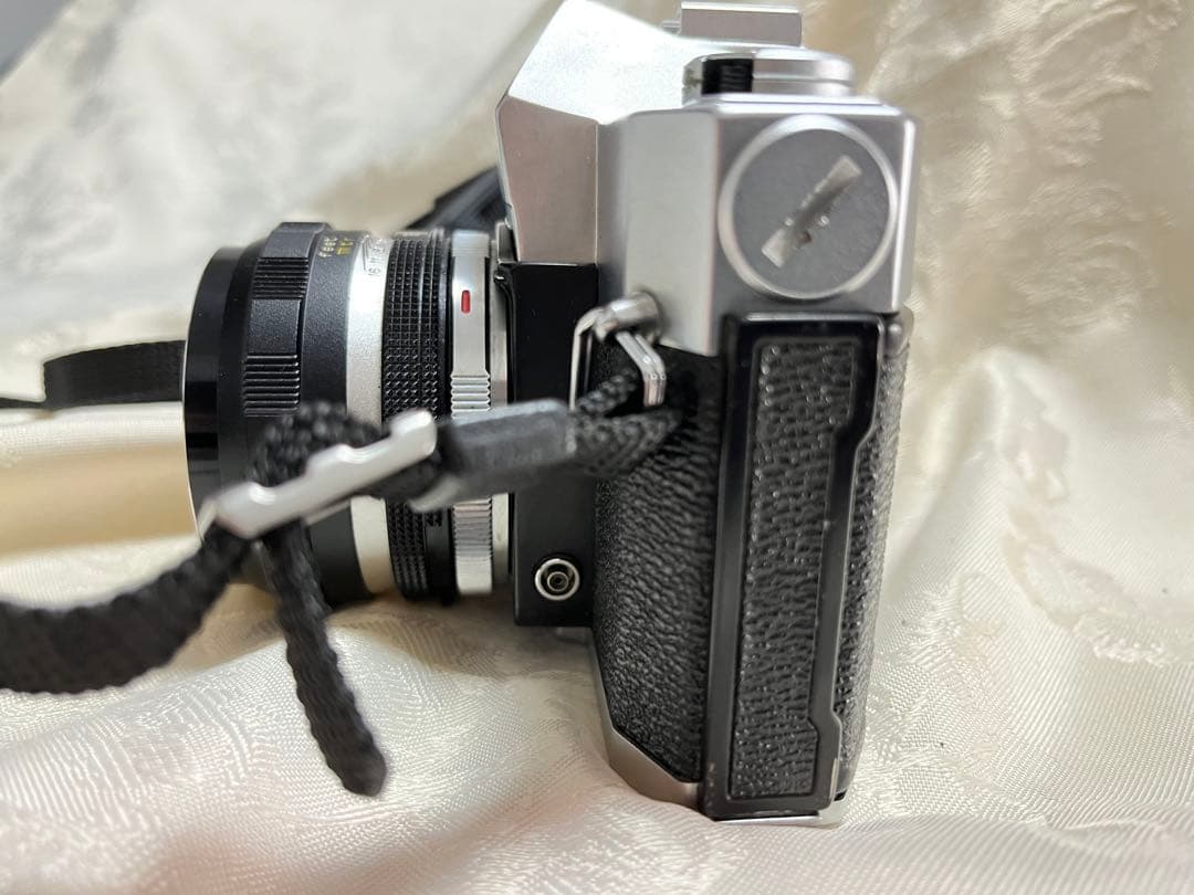 ペトリPÉTRI　ボケがきれいなf1.8の明るいレンズ　　希少カメラ