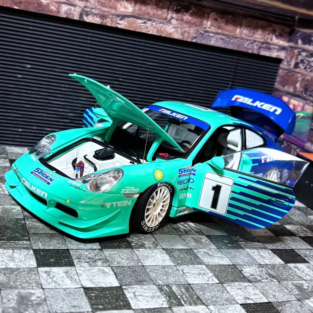 1/18 AUTOart FALKEN⭐︎PORSCHE 911 GT3 2005