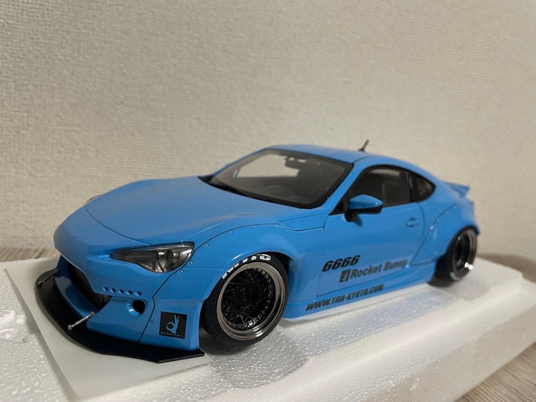 オートアート　ROCKT BANNY 86 1/18 メタリックスカイブルー