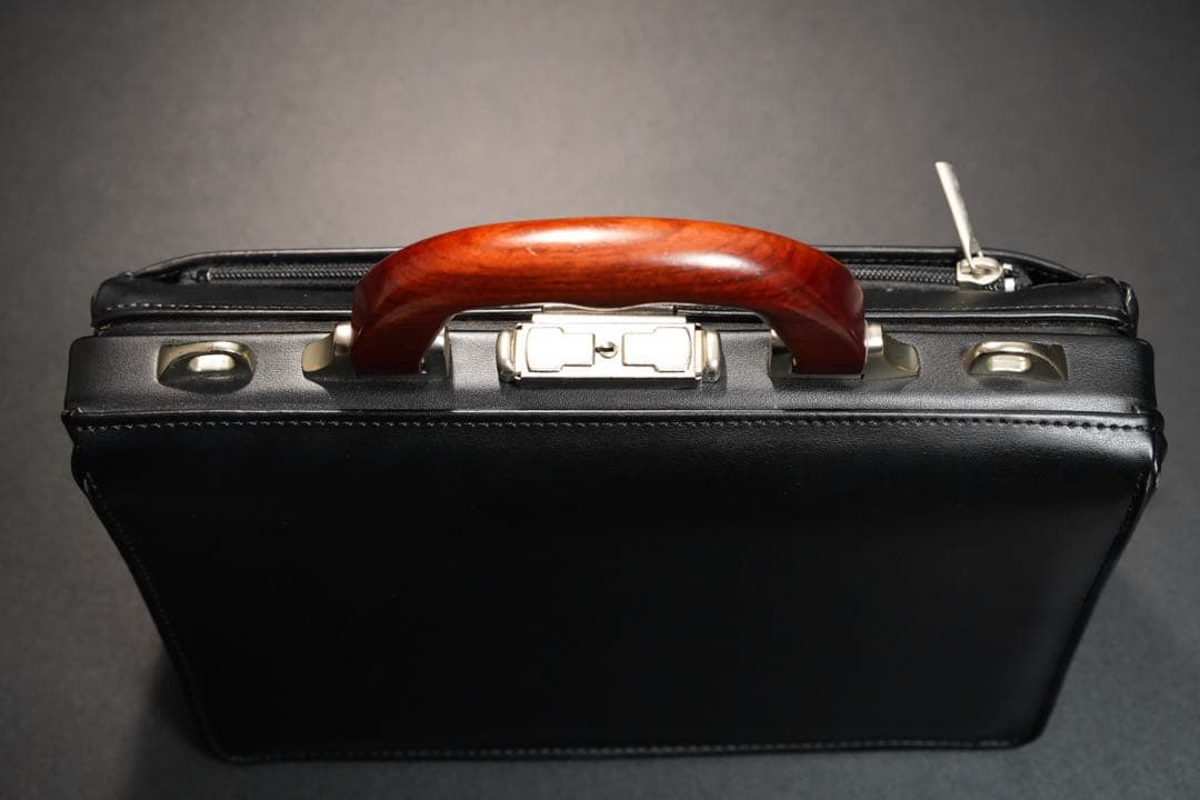 LEVANTO ダレスバッグ 日本製ビジネスバッグ 木製ハンドル
