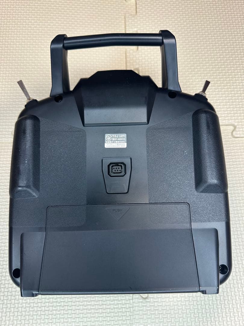 Futaba T8J 2.4GHz 8チャンネル送信機