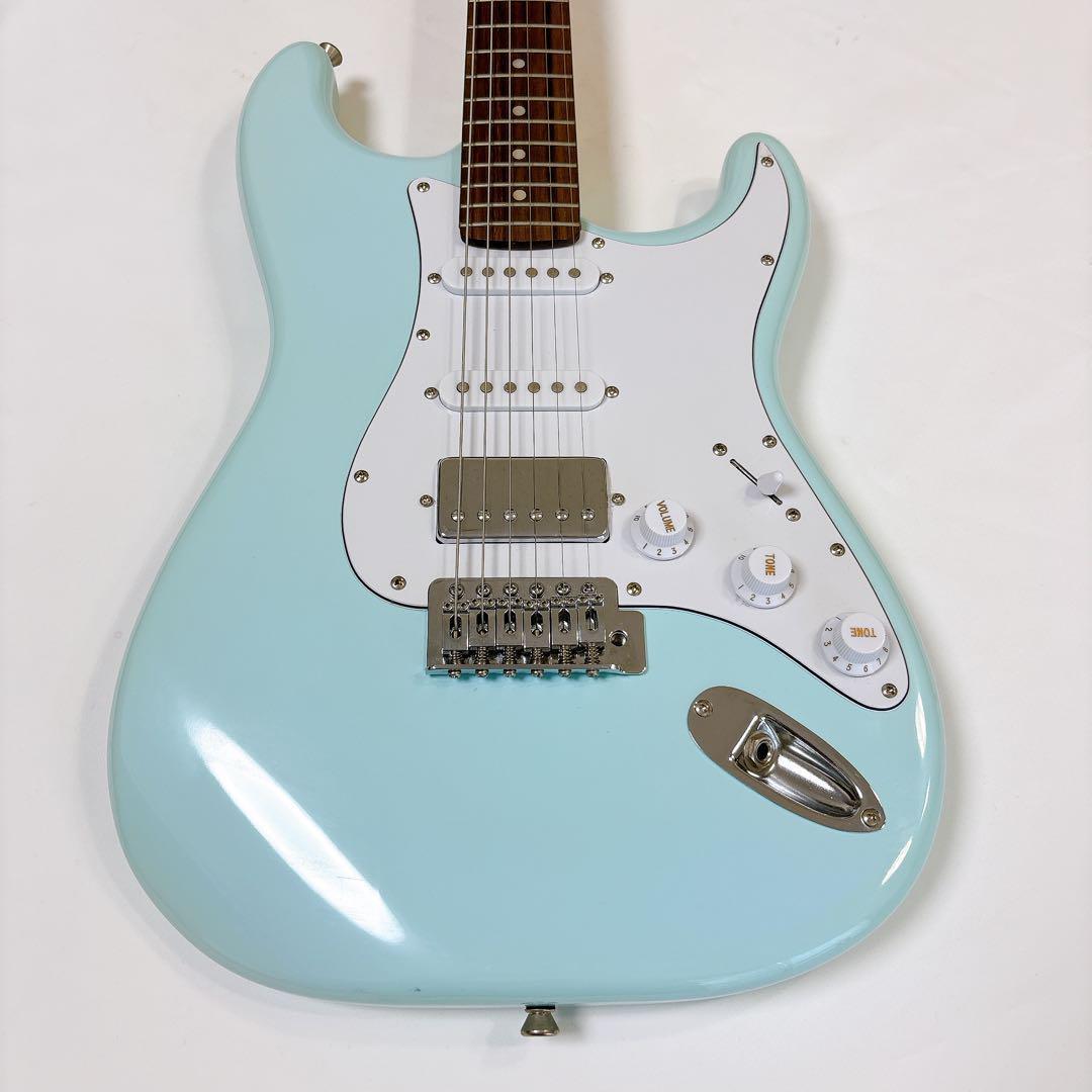 Bacchus ストラトタイプ エレキギター 水色　パステルカラー　バッカス