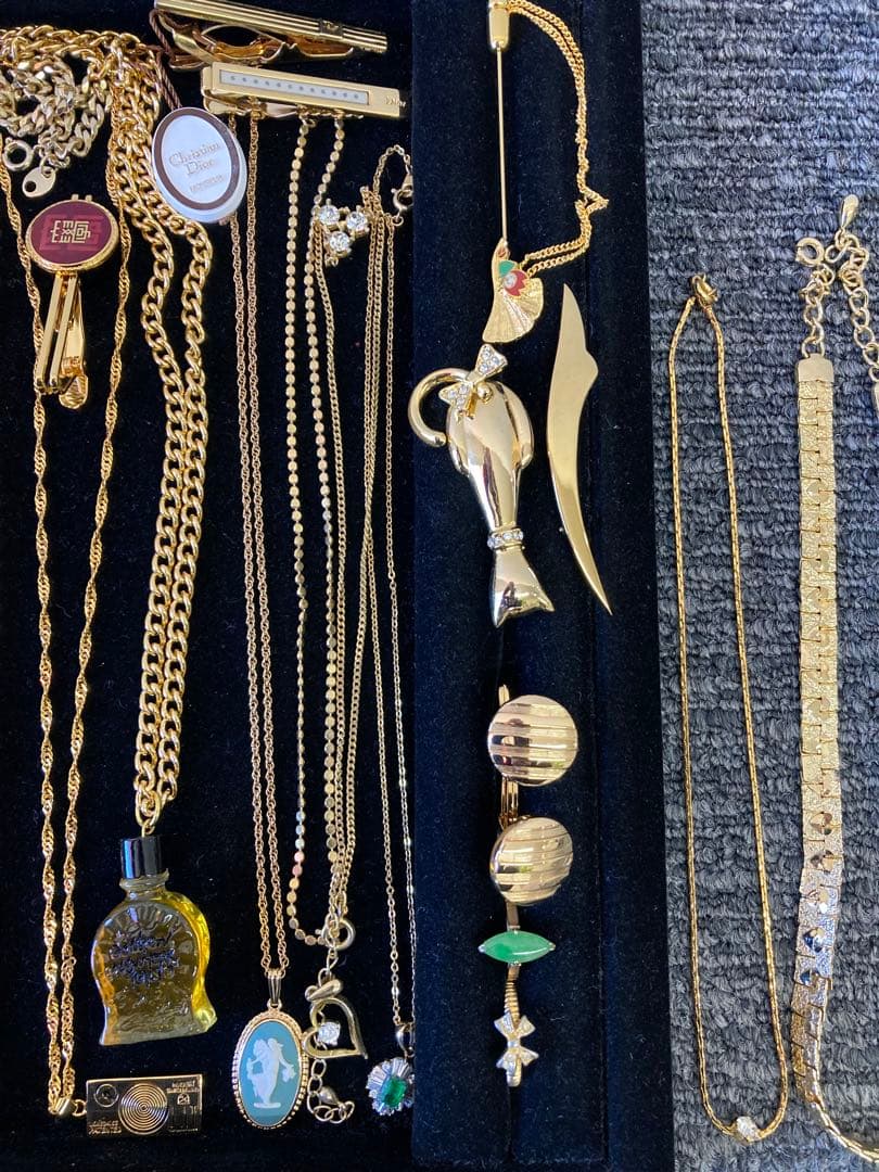 メッキアクセサリー、リング、ネックレス、タイピン、など大量にまとめて