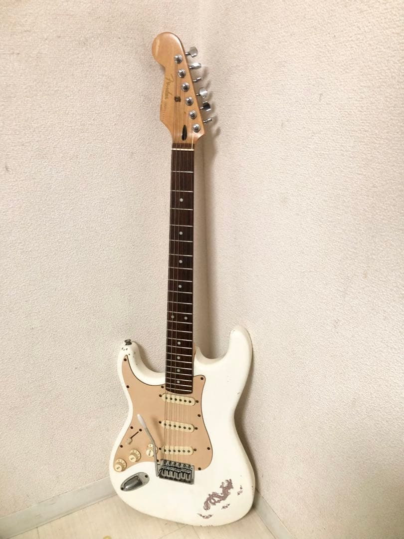 ジミヘンごっこ￼！左利き用を右利き用にしたストラトタイプエレキギター￼