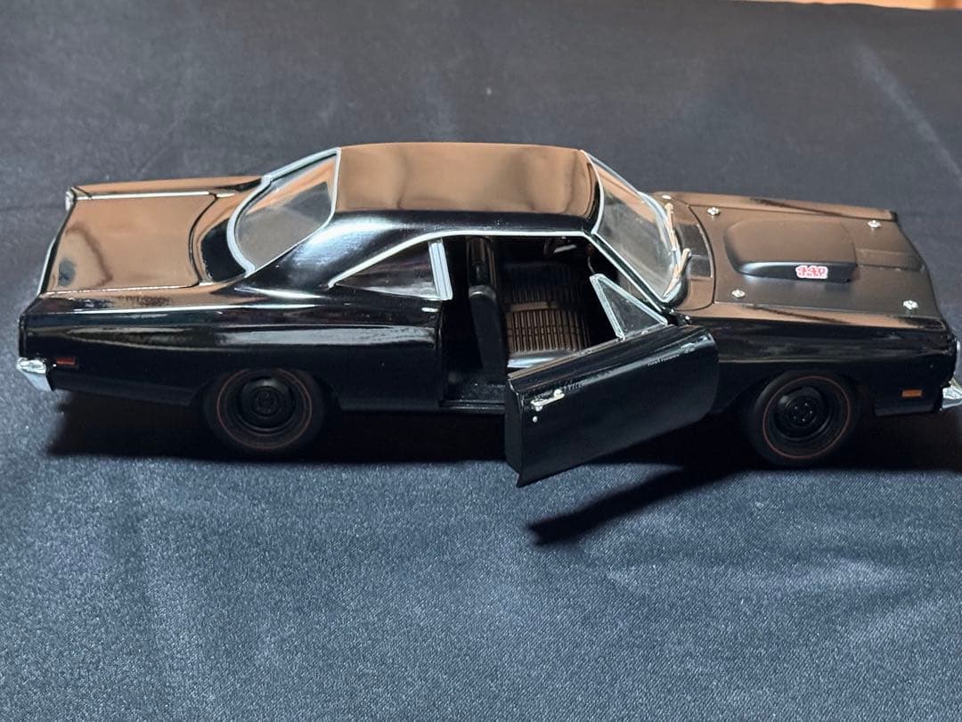 プリムスロードランナー 440GBBL 1/18scale 黒