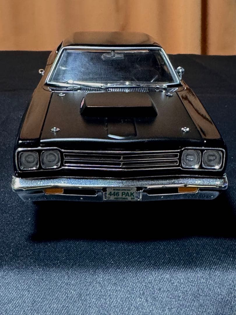 プリムスロードランナー 440GBBL 1/18scale 黒