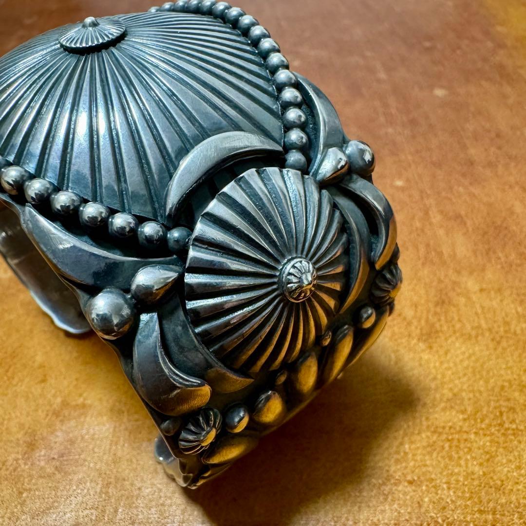 インディアンジュエリー　ナバホ族　デルバートゴードン　バングル