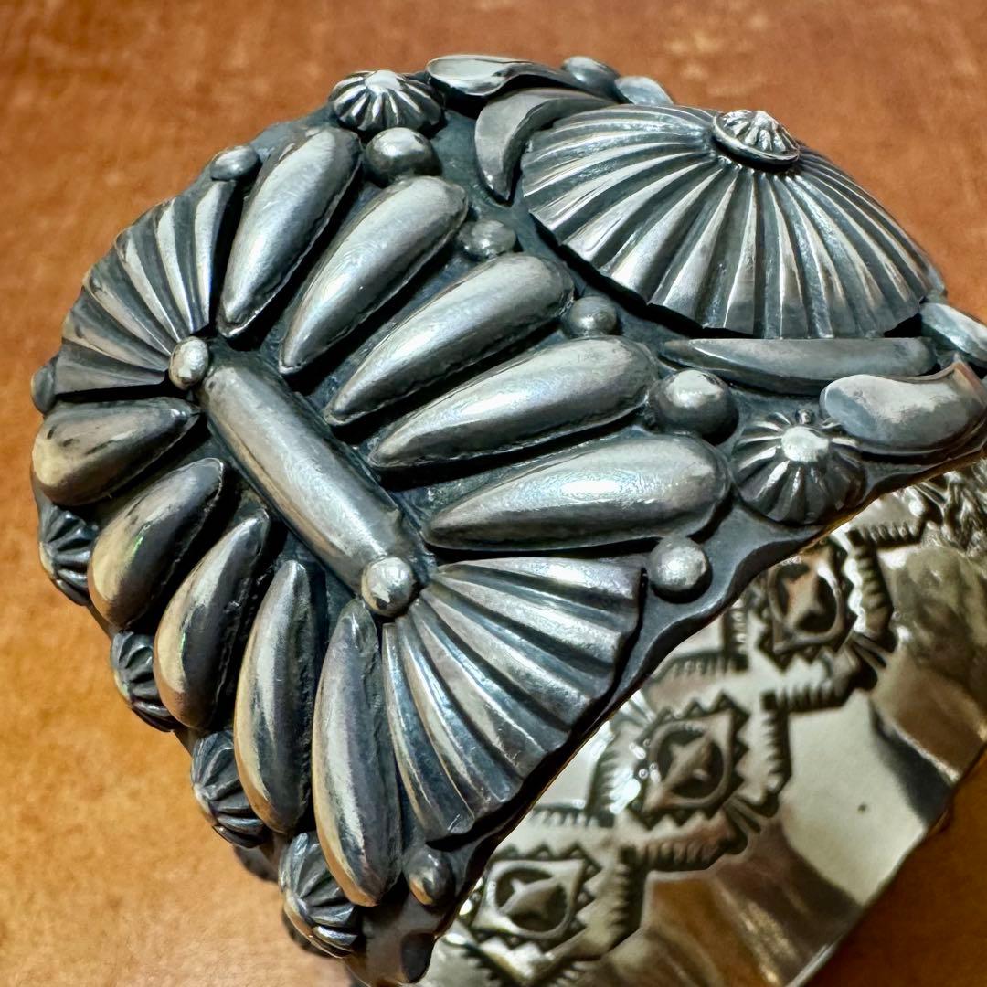 インディアンジュエリー　ナバホ族　デルバートゴードン　バングル