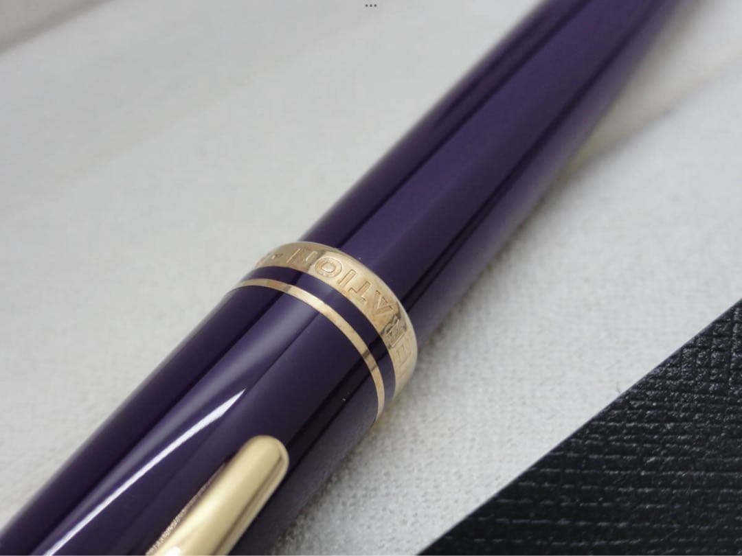 未使用に近い品！非常に稀少な軸色ダークパープル逸品！非常にレアモデル★モンブラン