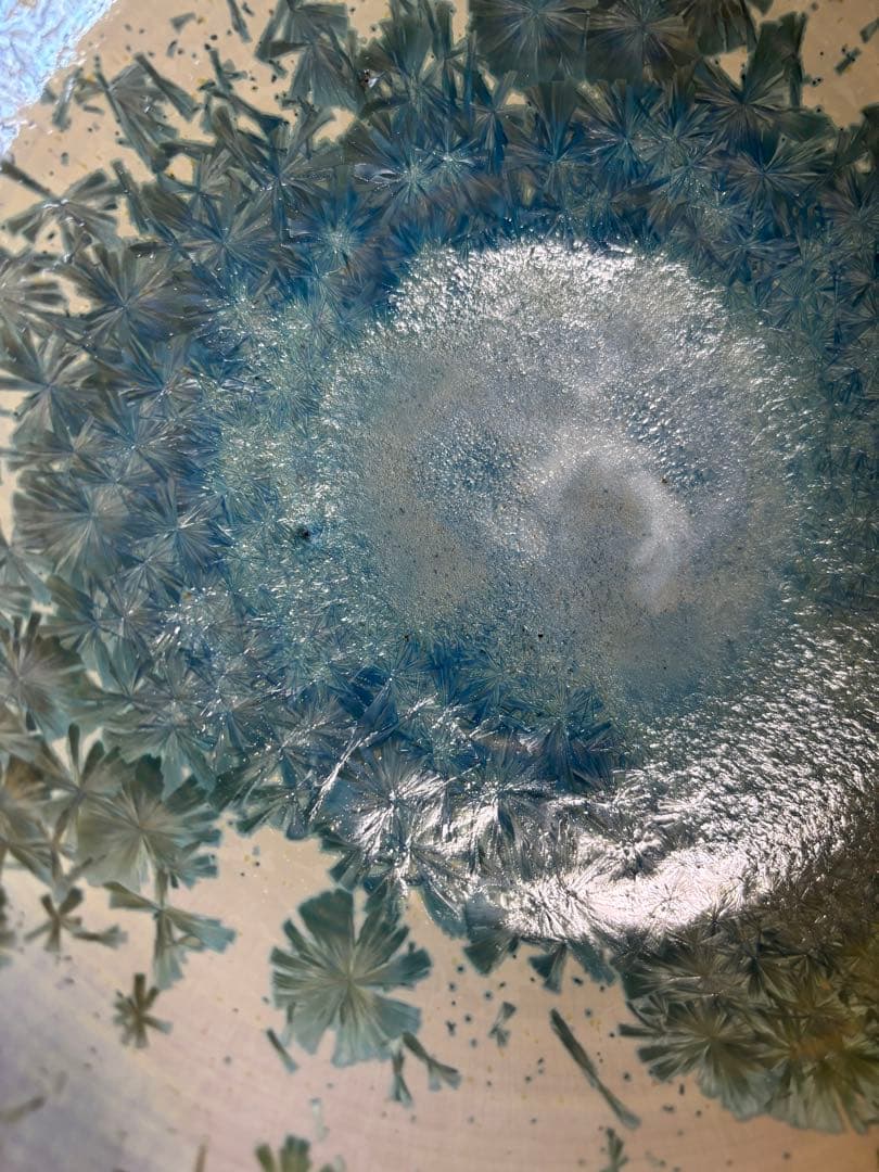 やまちゃん河井寛次郎作青白藁灰釉結晶文八寸三ツ足高台鉢　検水面に降った初雪